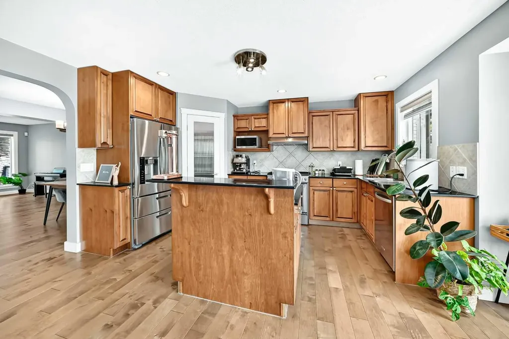 214 Rockyspring Circle NW Calgary AB T3G6A3