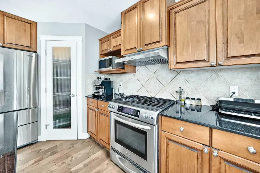 214 Rockyspring Circle NW Calgary AB T3G6A3