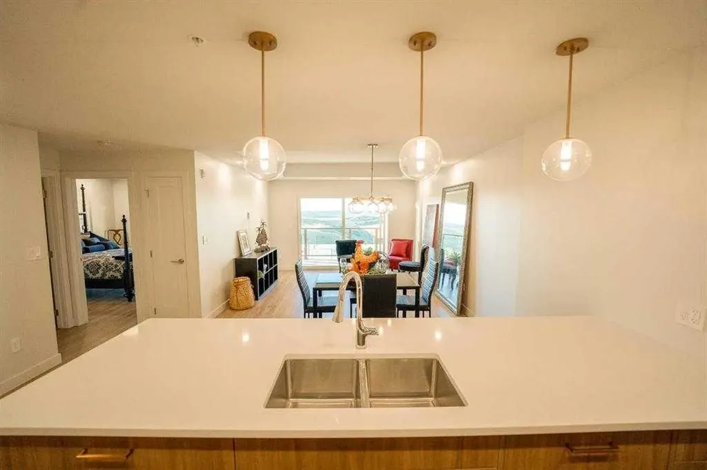 102 Scenic Drive N Lethbridge AB T1H 5L9