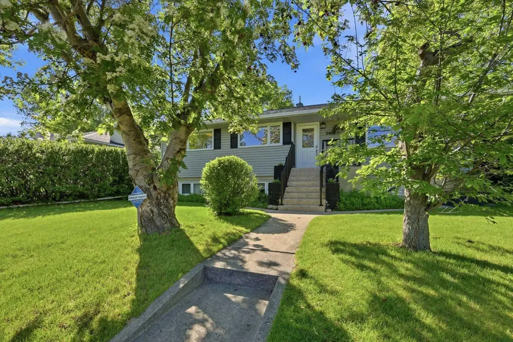 2404, 2406, 2408 Richmond Road SW Calgary AB T2T 5E4