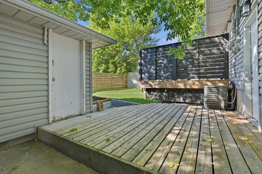 2404, 2406, 2408 Richmond Road SW Calgary AB T2T 5E4