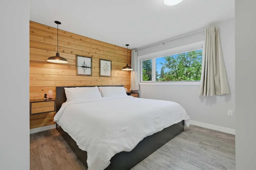 2404, 2406, 2408 Richmond Road SW Calgary AB T2T 5E4