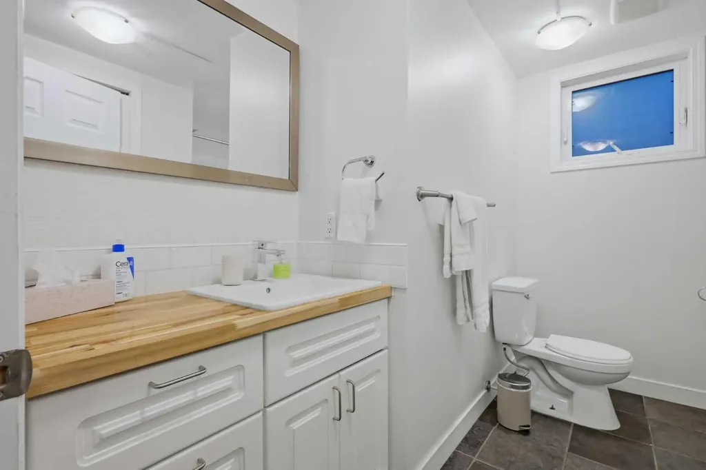 2404, 2406, 2408 Richmond Road SW Calgary AB T2T 5E4