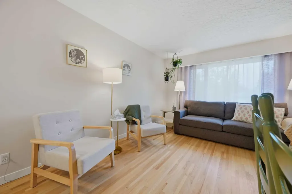 2404, 2406, 2408 Richmond Road SW Calgary AB T2T 5E4