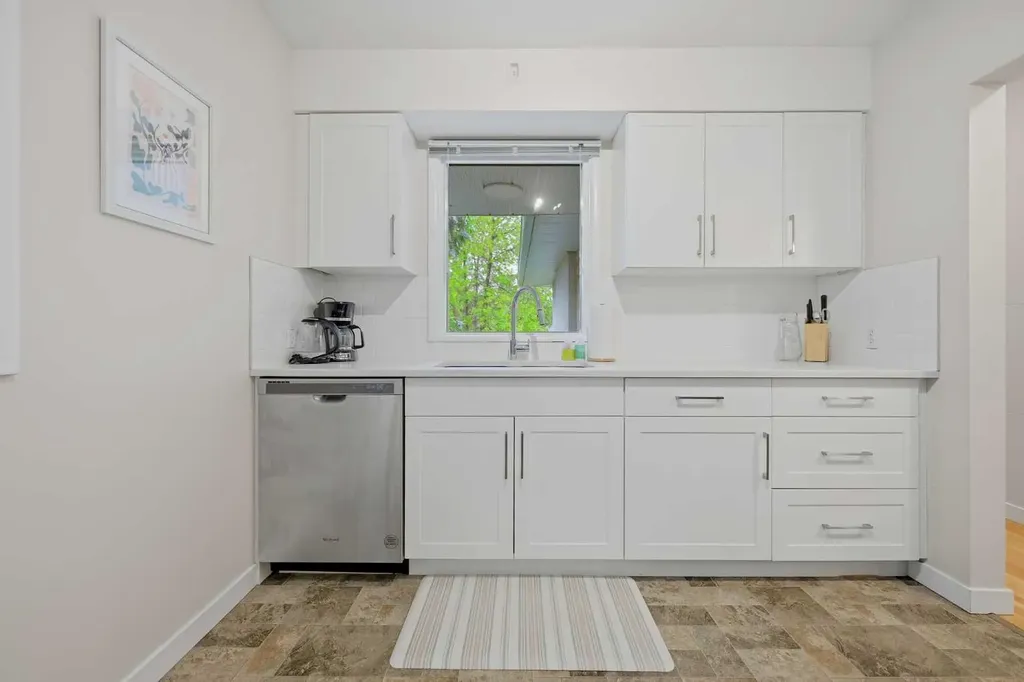 2404, 2406, 2408 Richmond Road SW Calgary AB T2T 5E4