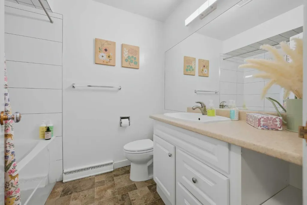 2404, 2406, 2408 Richmond Road SW Calgary AB T2T 5E4