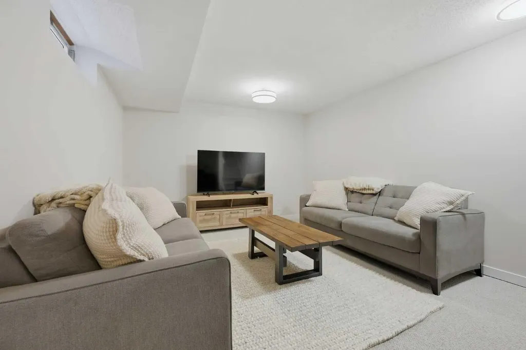 2404, 2406, 2408 Richmond Road SW Calgary AB T2T 5E4