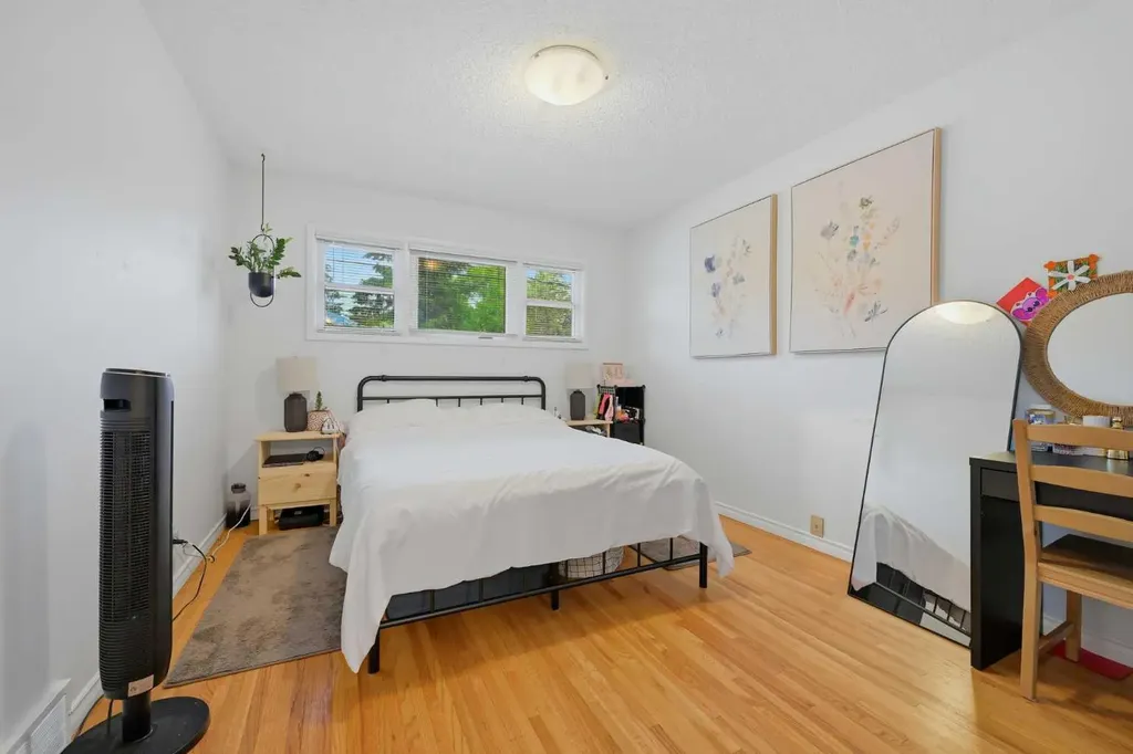 2404, 2406, 2408 Richmond Road SW Calgary AB T2T 5E4