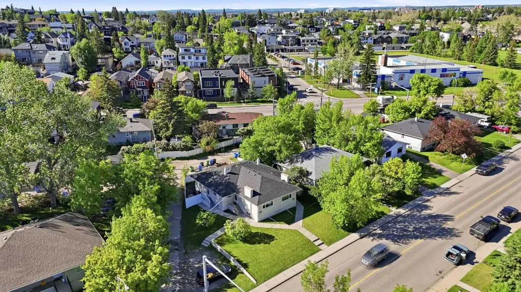 2404, 2406, 2408 Richmond Road SW Calgary AB T2T 5E4