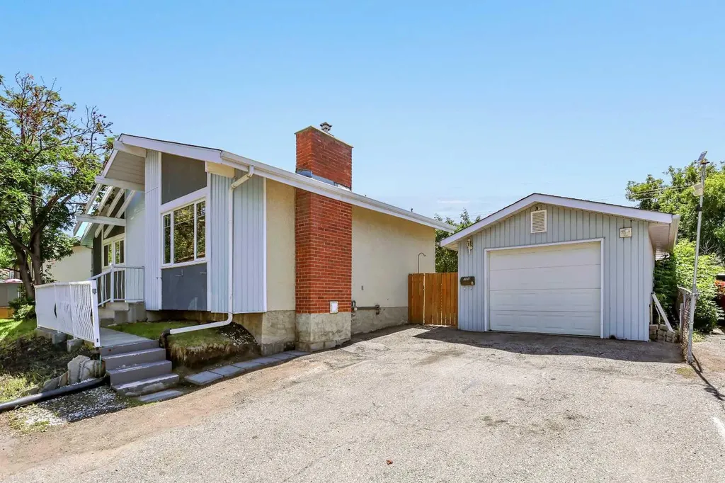 309 Olympia Drive SE Calgary AB T2C 1H6