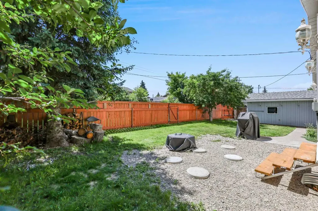 309 Olympia Drive SE Calgary AB T2C 1H6