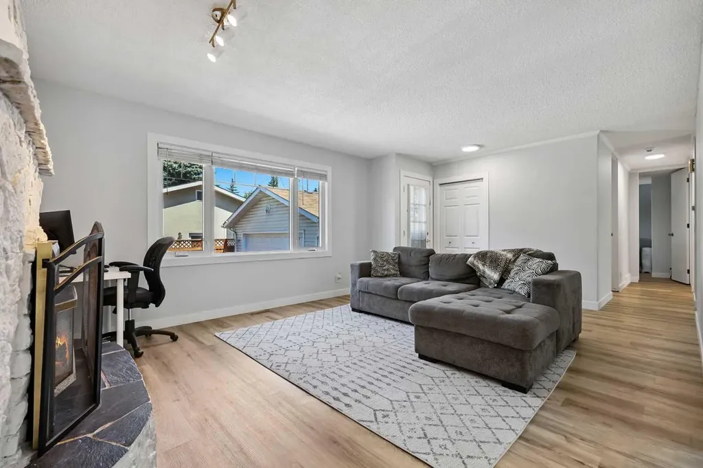 309 Olympia Drive SE Calgary AB T2C 1H6
