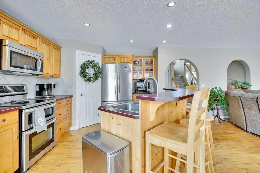 251 Lakeview Cove Chestermere AB T1X 1E7