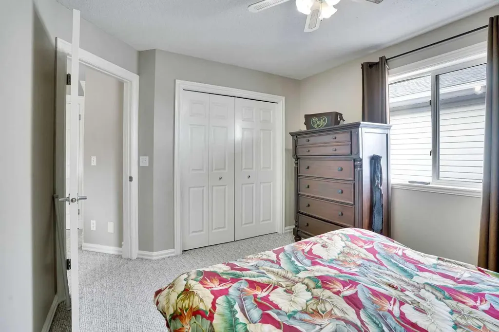 251 Lakeview Cove Chestermere AB T1X 1E7