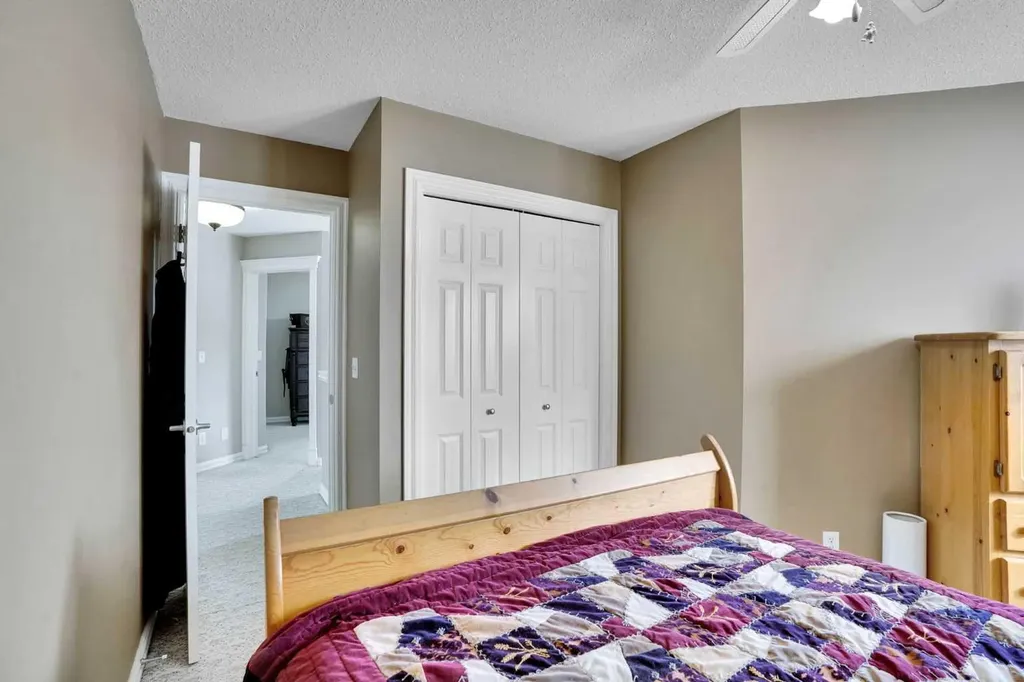 251 Lakeview Cove Chestermere AB T1X 1E7