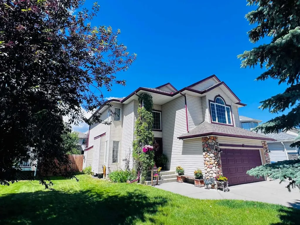 251 Lakeview Cove Chestermere AB T1X 1E7