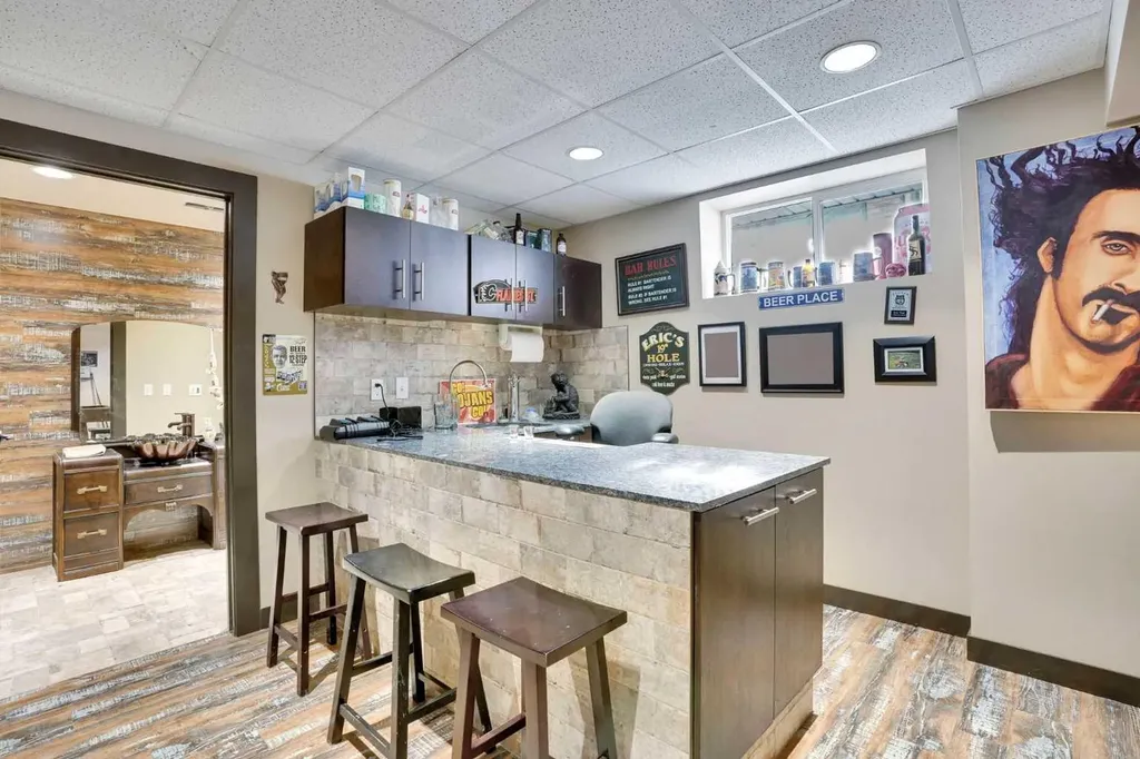 251 Lakeview Cove Chestermere AB T1X 1E7