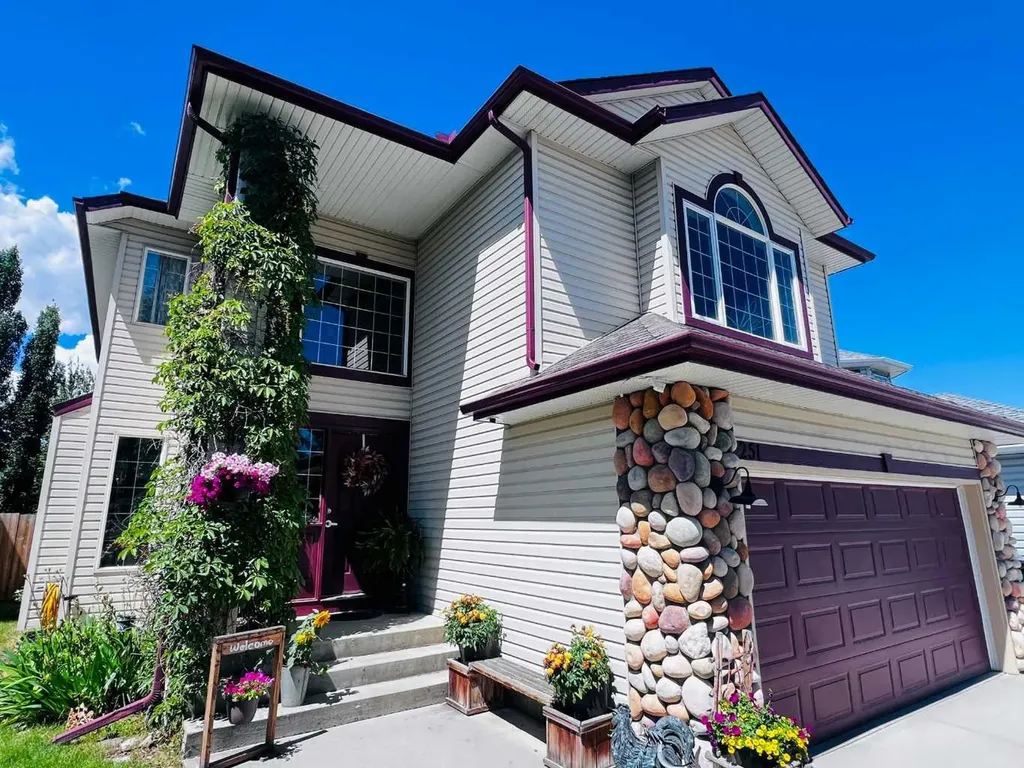 251 Lakeview Cove Chestermere AB T1X 1E7