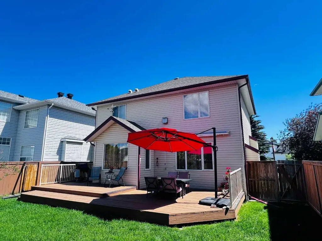 251 Lakeview Cove Chestermere AB T1X 1E7