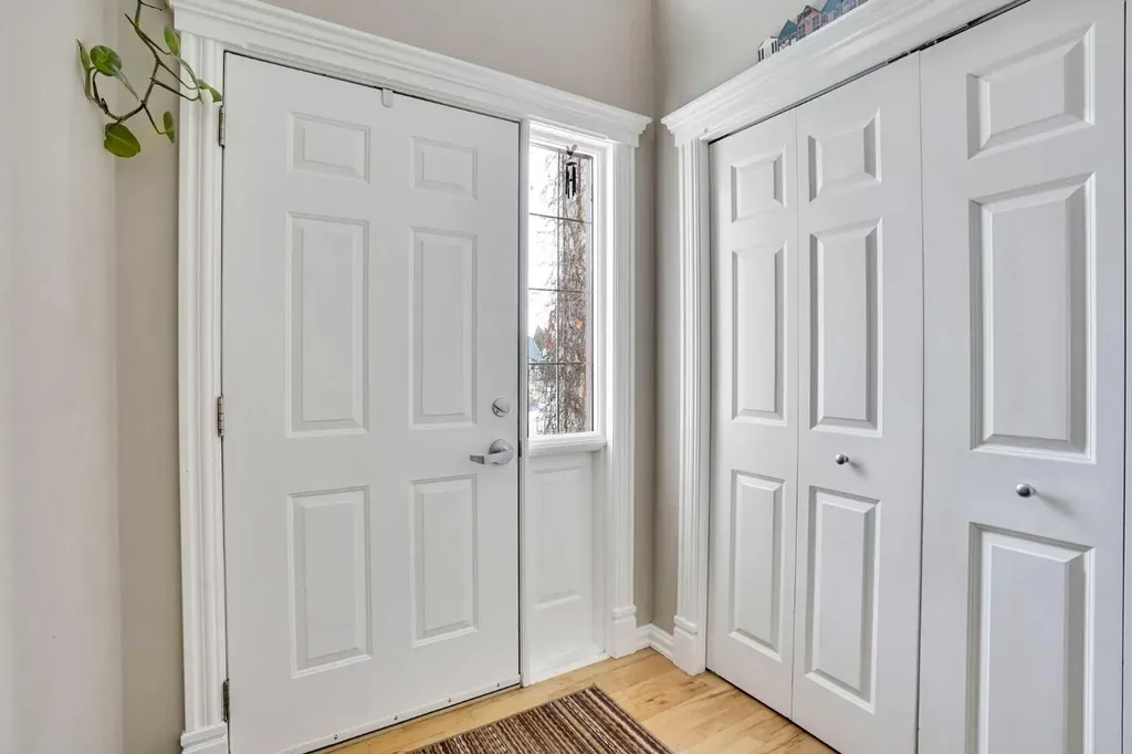251 Lakeview Cove Chestermere AB T1X 1E7