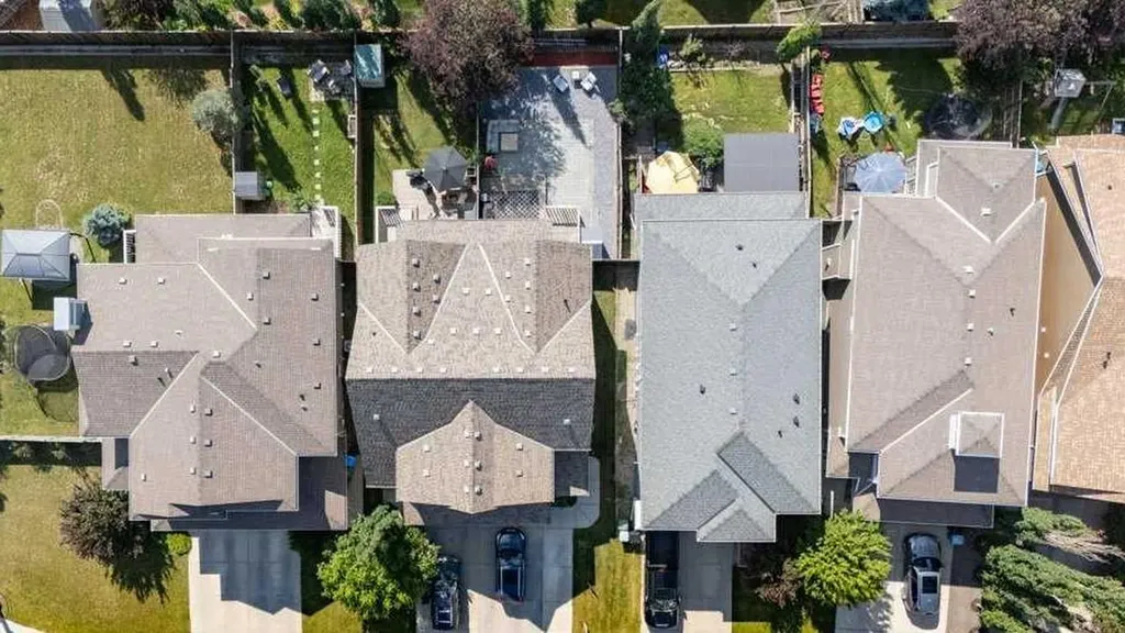 13 Mahogany Terrace SE Calgary AB T3M 0R5