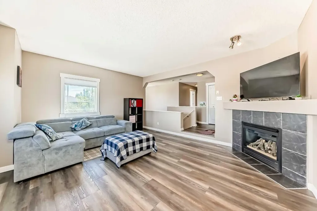 442 Citadel Drive NW Calgary AB T3G 4Z1