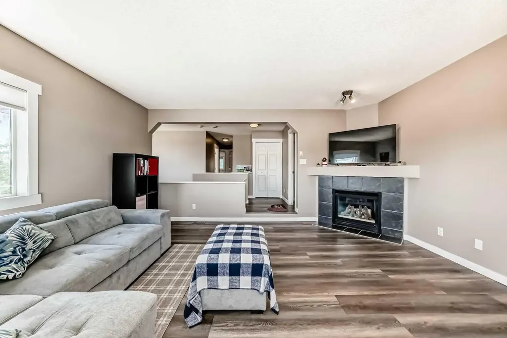 442 Citadel Drive NW Calgary AB T3G 4Z1