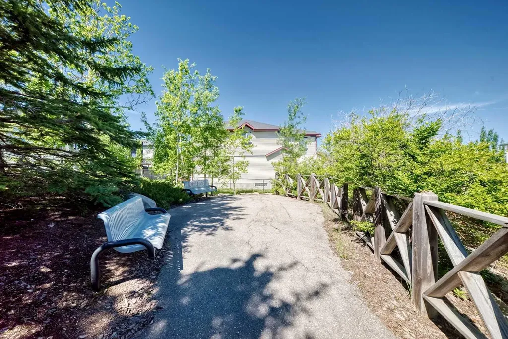 442 Citadel Drive NW Calgary AB T3G 4Z1