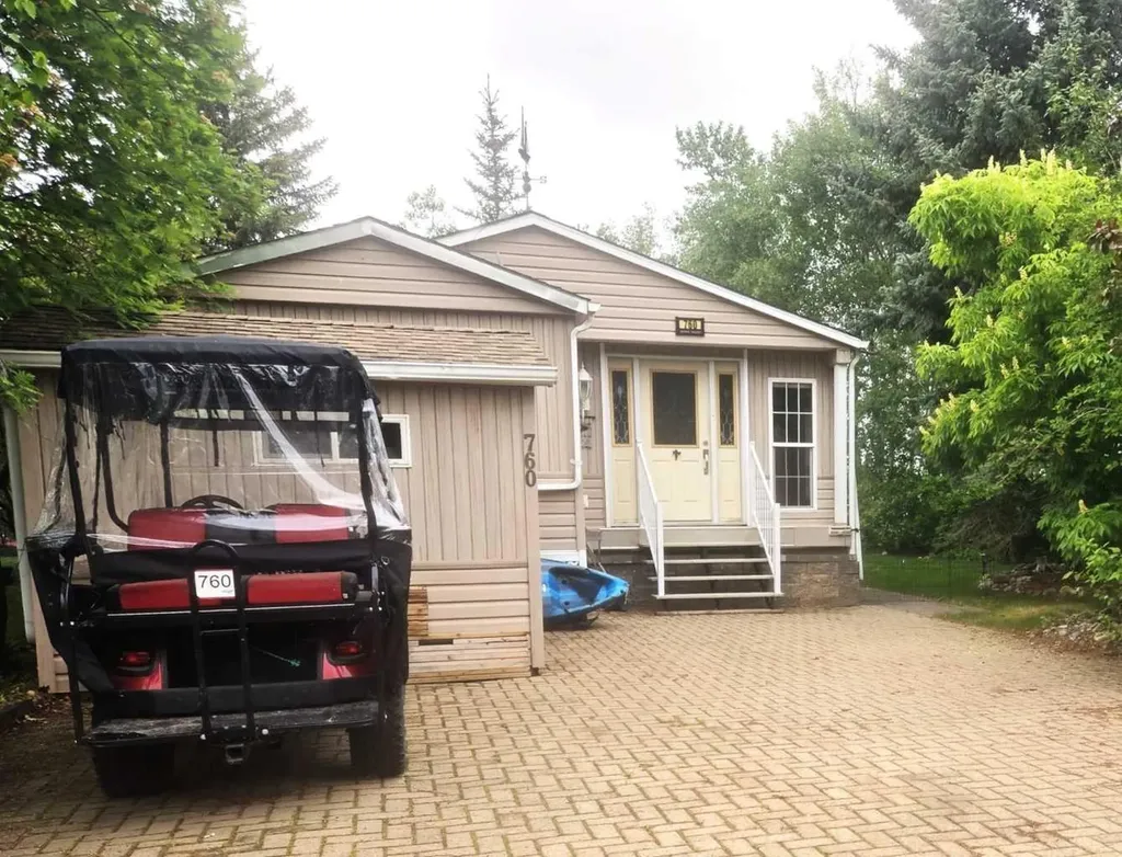 Carefree Resort Rural Red Deer County AB T4G 0K6
