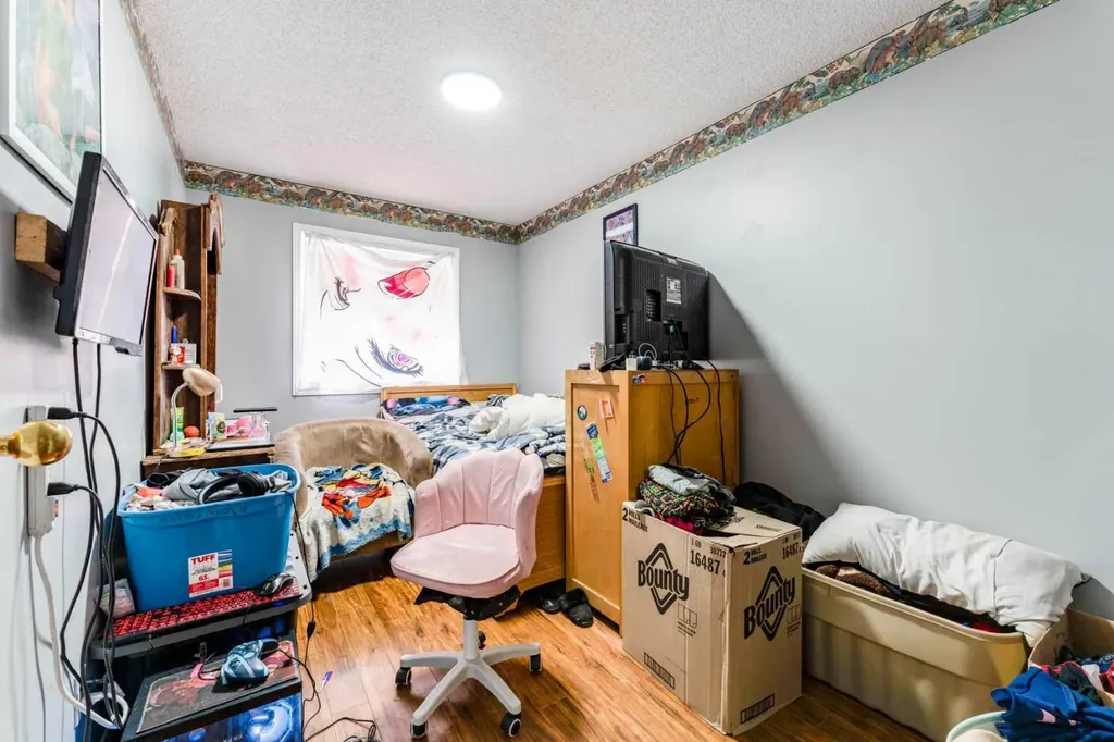 6087 Martingrove Road NE Calgary AB T3J 2S8