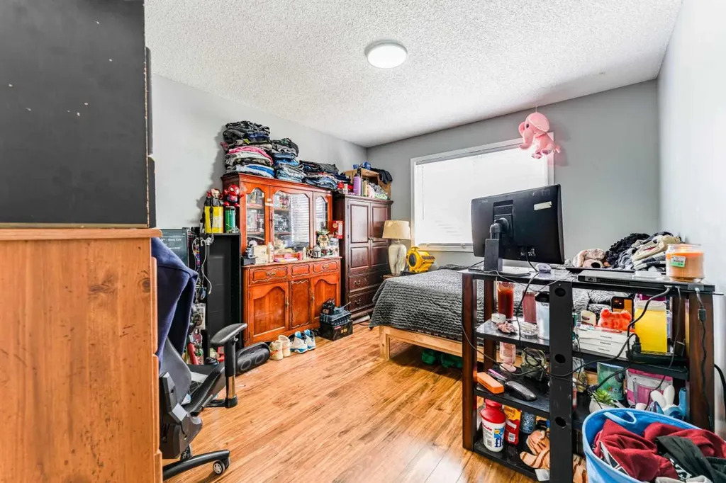 6087 Martingrove Road NE Calgary AB T3J 2S8