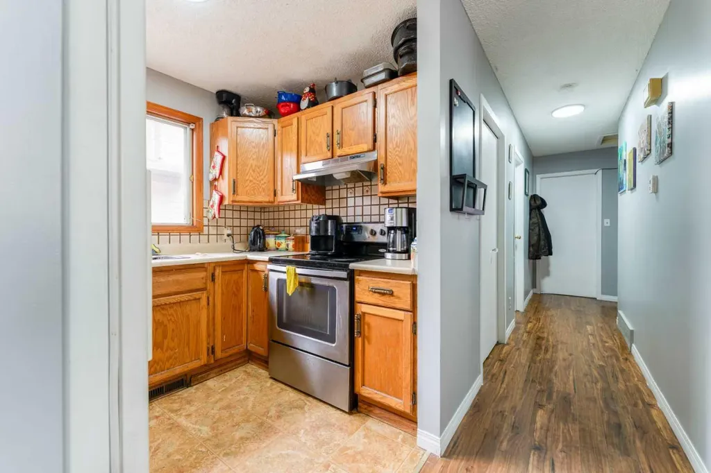 6087 Martingrove Road NE Calgary AB T3J 2S8
