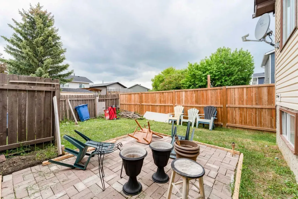 6087 Martingrove Road NE Calgary AB T3J 2S8