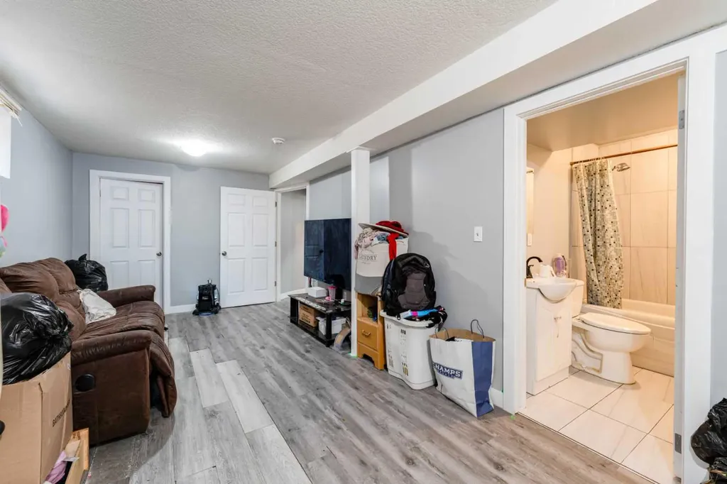 6087 Martingrove Road NE Calgary AB T3J 2S8