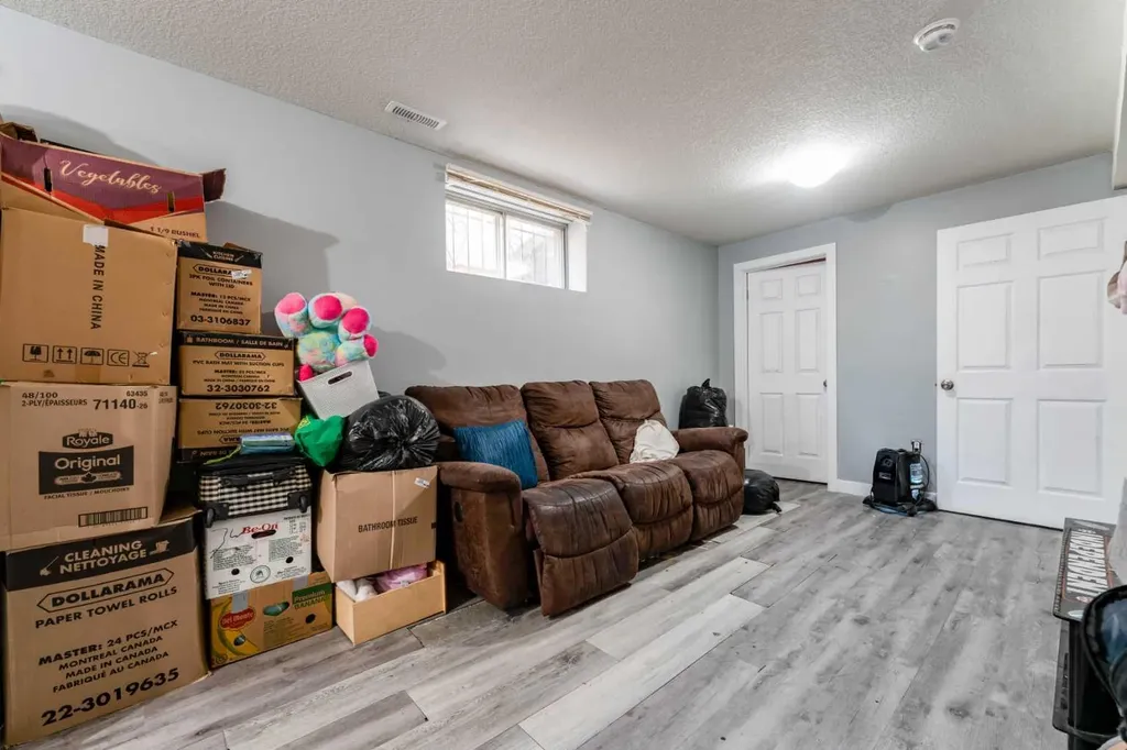 6087 Martingrove Road NE Calgary AB T3J 2S8