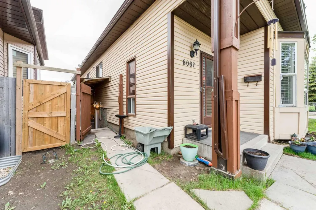 6087 Martingrove Road NE Calgary AB T3J 2S8