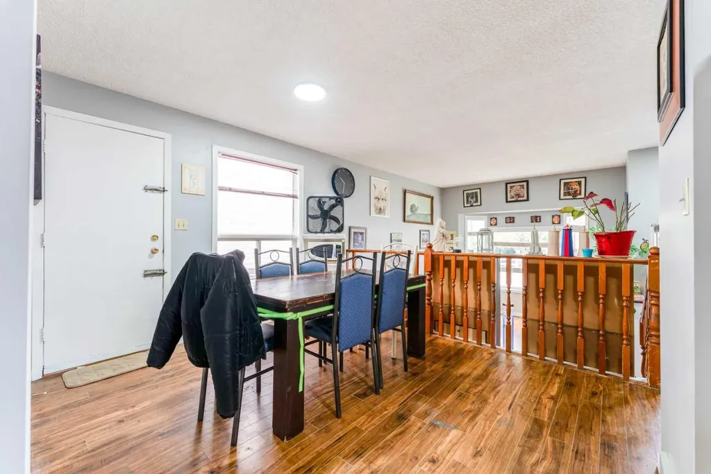 6087 Martingrove Road NE Calgary AB T3J 2S8