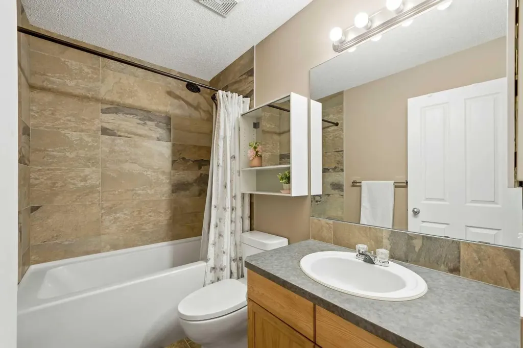 96 Eversyde Court SW Calgary AB T2Y 4S3