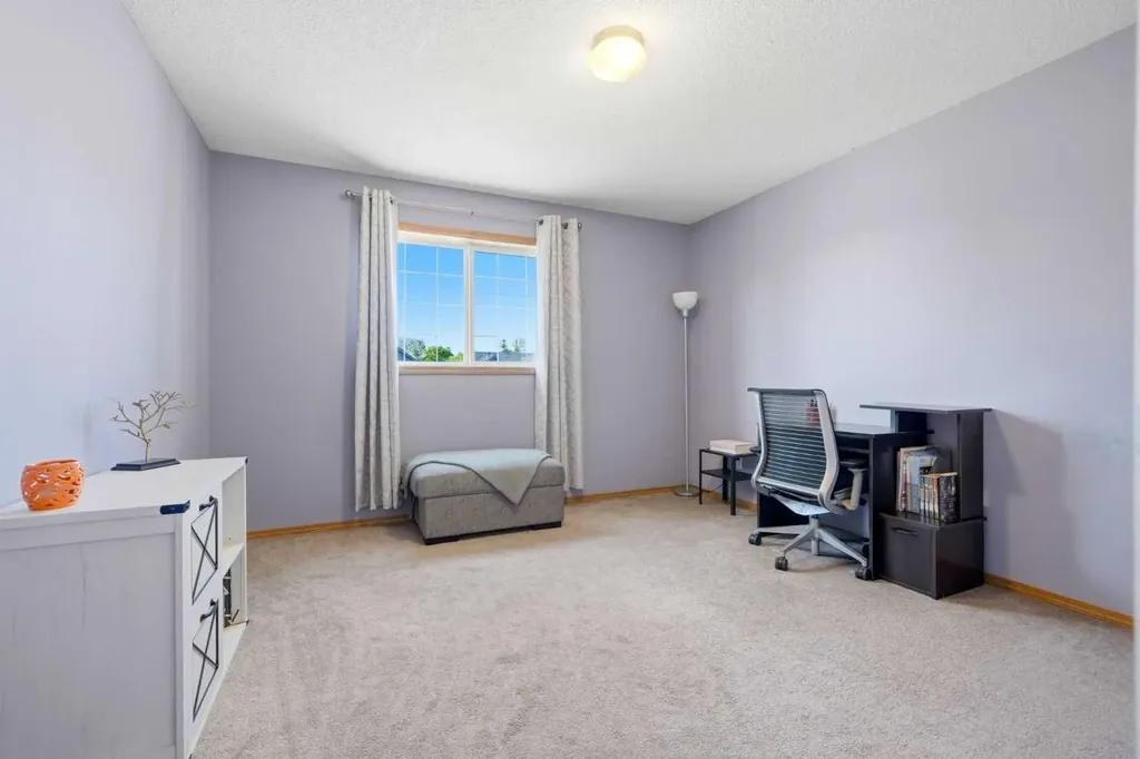 96 Eversyde Court SW Calgary AB T2Y 4S3