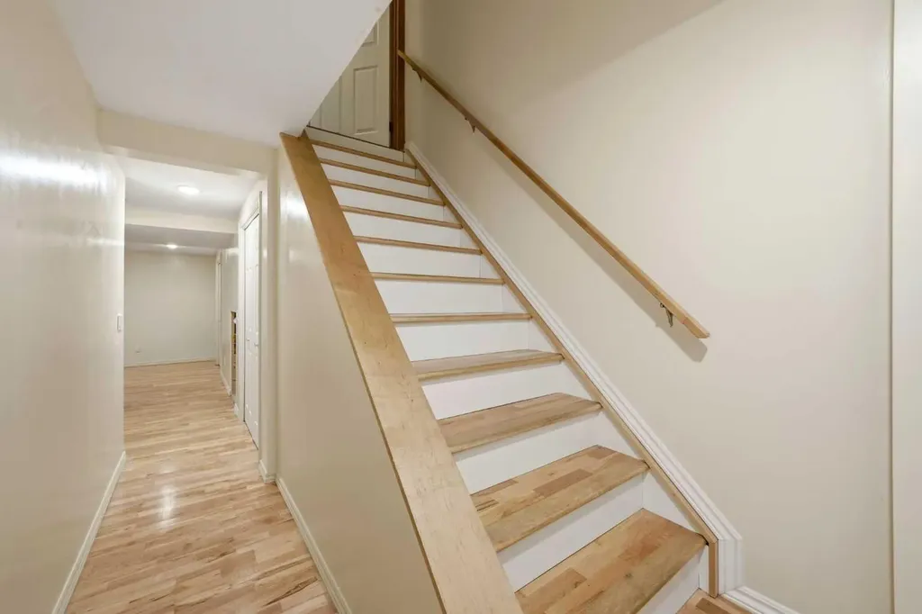 96 Eversyde Court SW Calgary AB T2Y 4S3