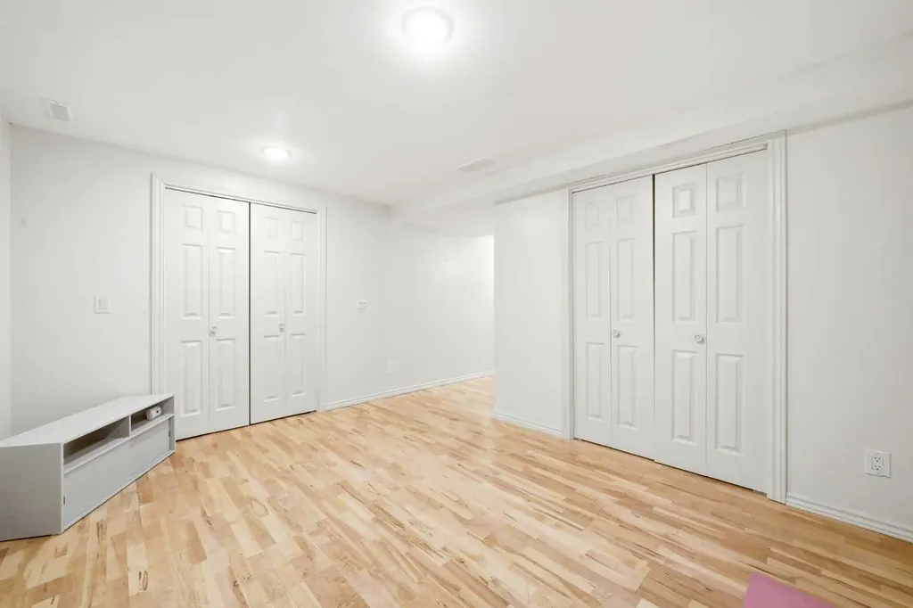96 Eversyde Court SW Calgary AB T2Y 4S3