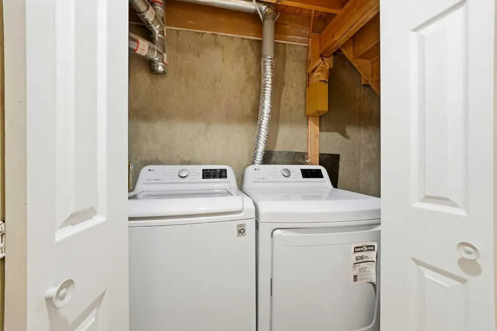 96 Eversyde Court SW Calgary AB T2Y 4S3