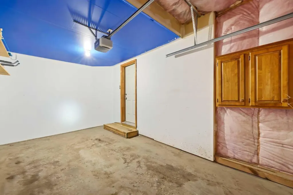96 Eversyde Court SW Calgary AB T2Y 4S3