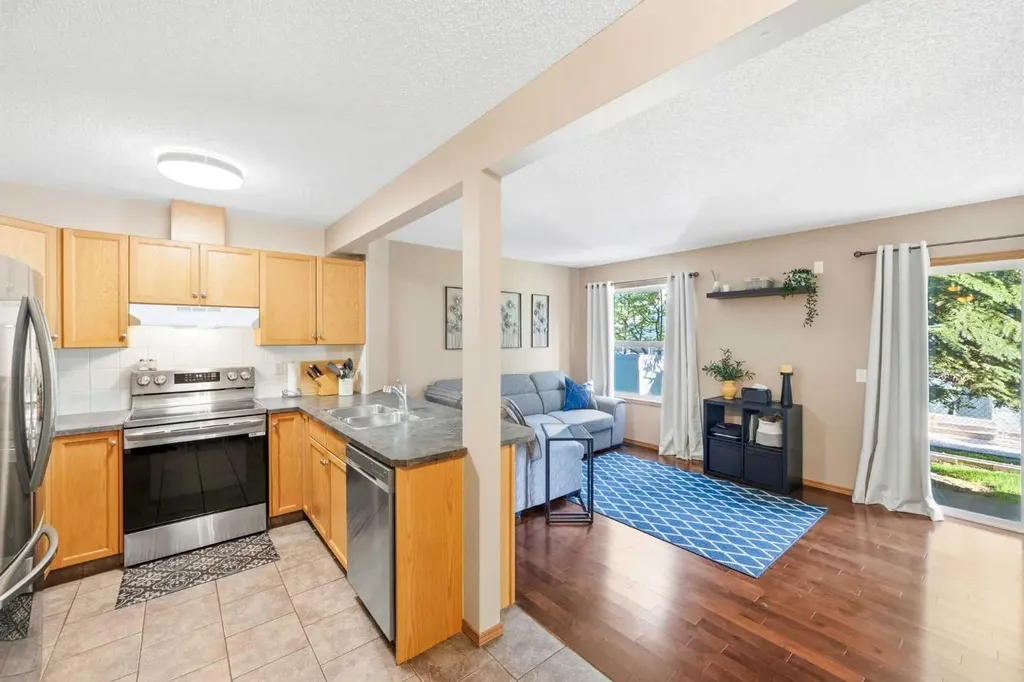 96 Eversyde Court SW Calgary AB T2Y 4S3