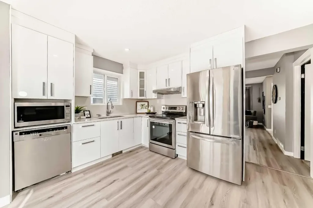 7 Martinview Crescent NE Calgary AB T3J 2S2