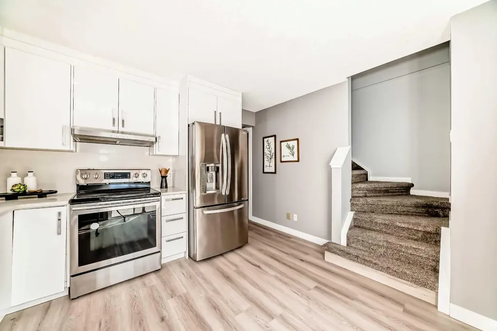 7 Martinview Crescent NE Calgary AB T3J 2S2
