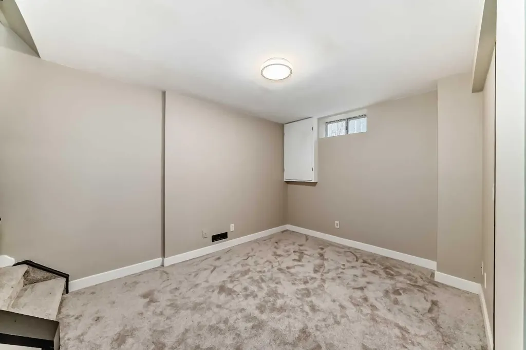 7 Martinview Crescent NE Calgary AB T3J 2S2