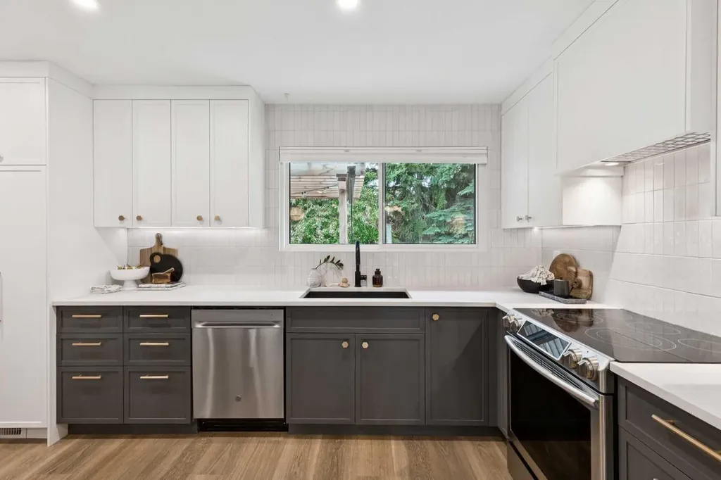 124 Ranchview Court NW Calgary AB T3G 1R5