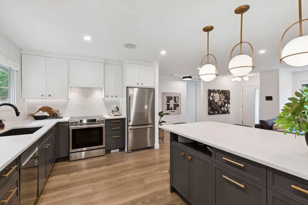 124 Ranchview Court NW Calgary AB T3G 1R5