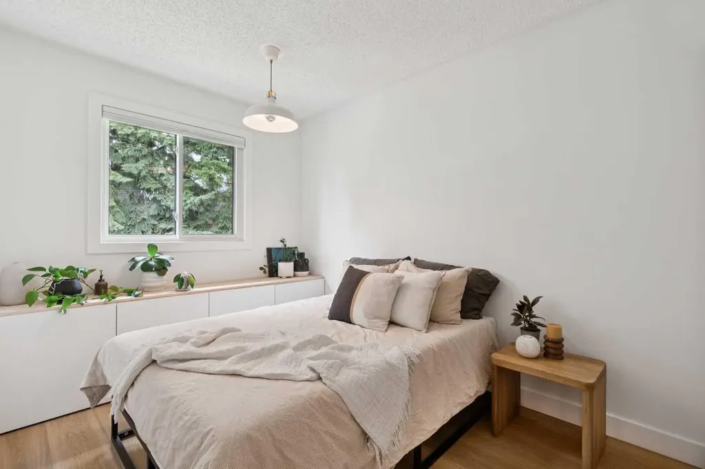 124 Ranchview Court NW Calgary AB T3G 1R5
